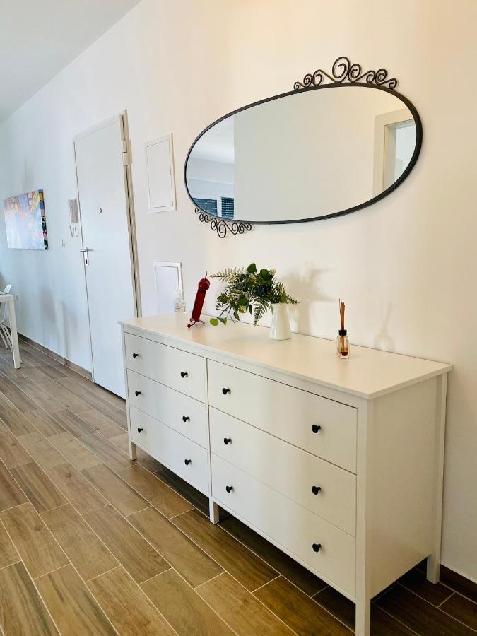 Apartment Tilda โตรกีร์ ภายนอก รูปภาพ